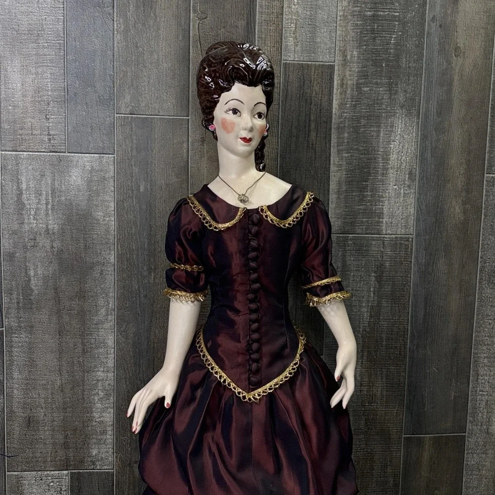 Large Jamar Mallory Studio Porcelain‎ Doll Victorian Dress Stand Display